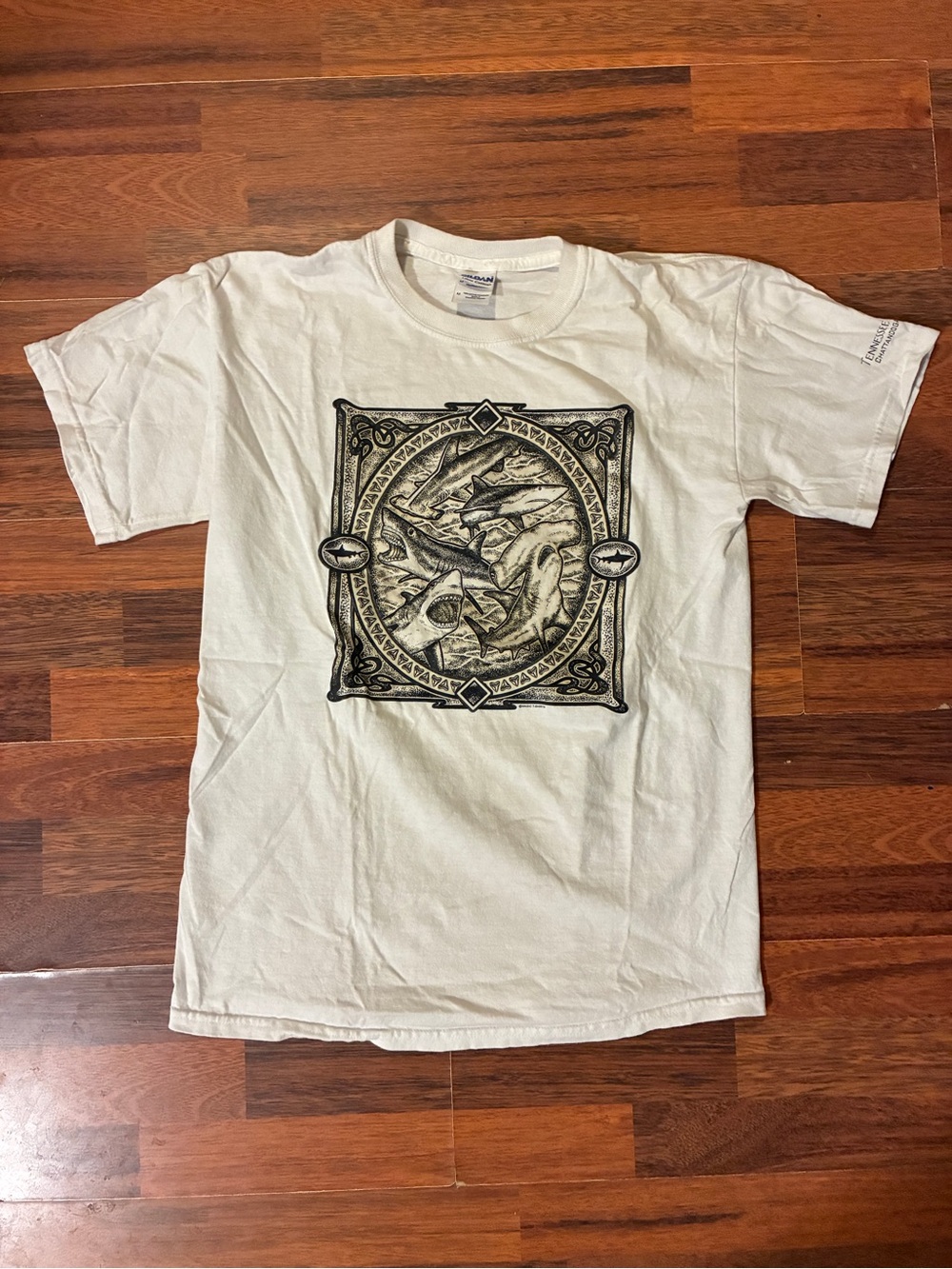 Tennessee Aquarium White Shark Graphic Print Tee- Sun Changing Color